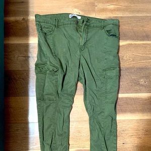 Old Navy Slim Pocket Cargo Pants